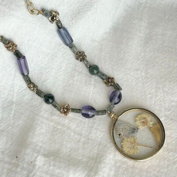 Vintage Butterfly Dried Flower Glass Pendant Beaded Necklace Purple Green Gold - Picture 7 of 7